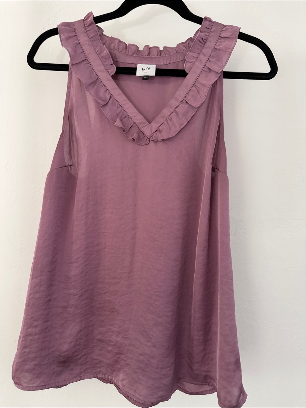Cabi Sleeveless Ruffle V-Neck Camisole in Mauve